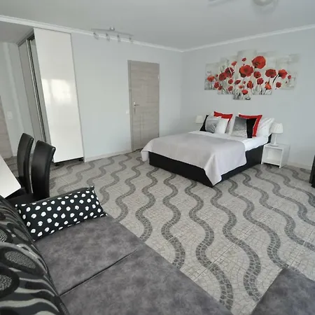 Pod Zaglami Homestay *